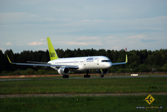 Boeing 757-256
